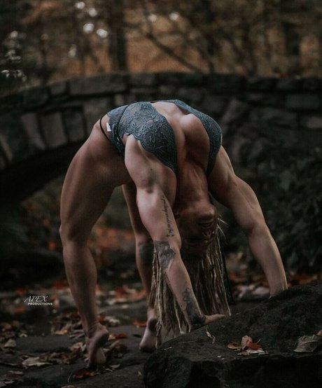 Mel With The Dreads adult model pictures