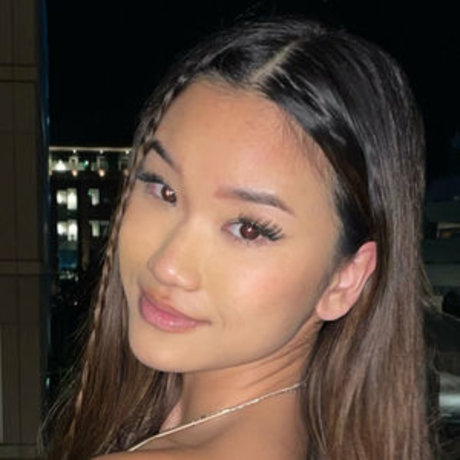 Lily Luen model xxx photo