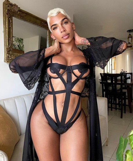 Aimee Acevedo exclusive model img