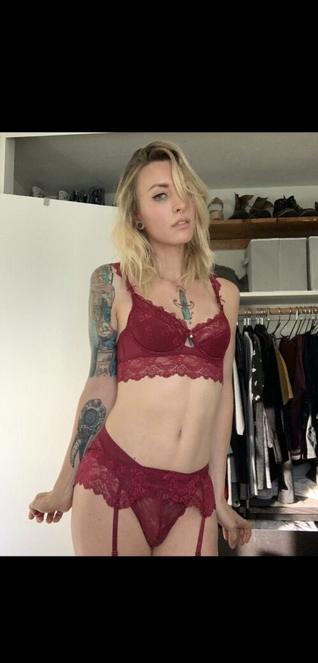 Ez pz evie pornstar naked photo