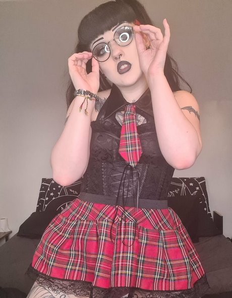 mybeautifulnightmare pornstar adult pic