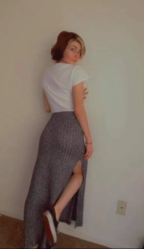 Trippyyjellyfish naked actress galleries