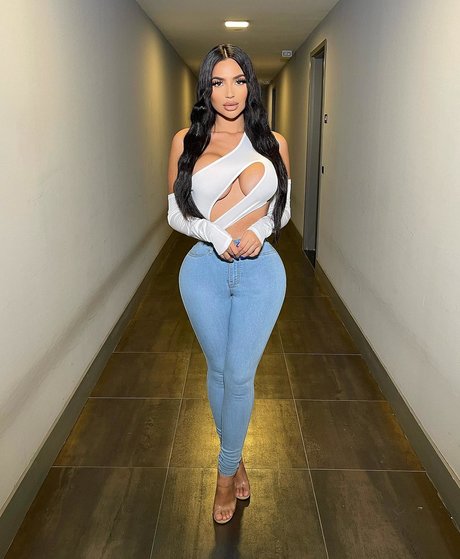 Kathleen Molina star pretty images