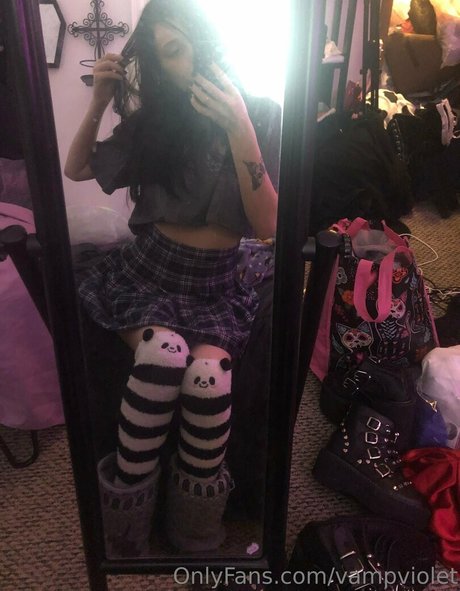 vampviolet model adult images