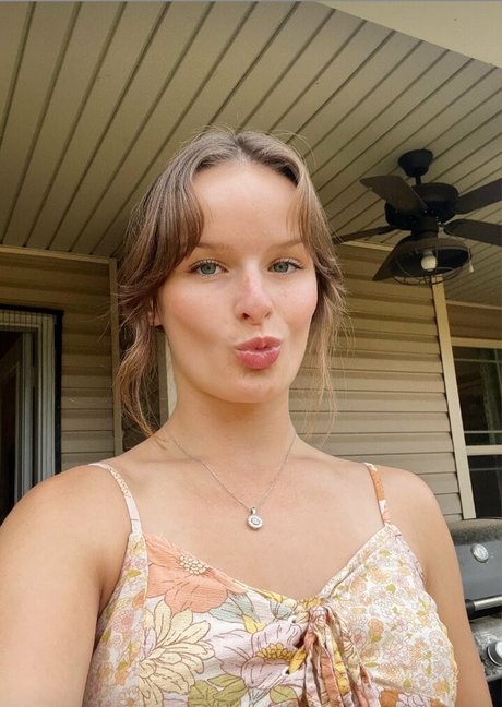 Miss Nature model nude photos