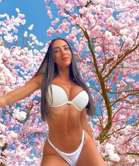 Ane Amundarain model pornographic photos