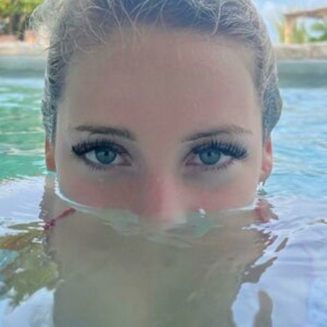 Bethystory model high quality picture