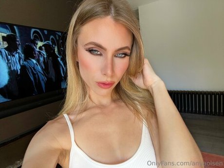 Anya Olsen xxx pornstar pics
