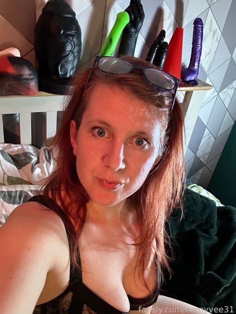 Hornyvee1 model art photo