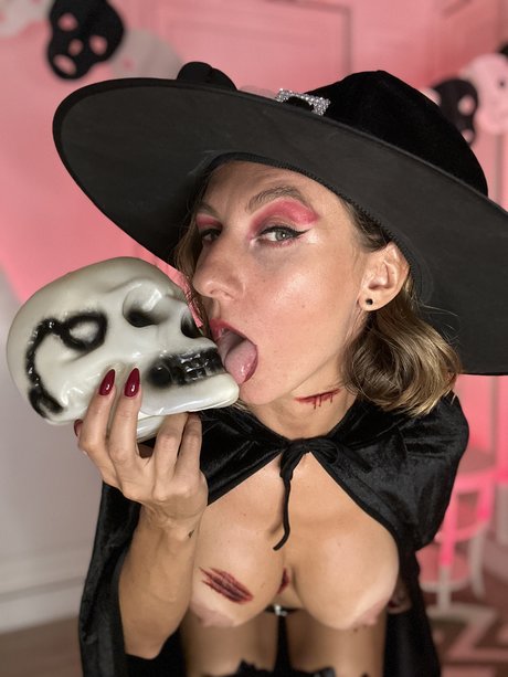 Mrs Kiss_ star nudes galleries