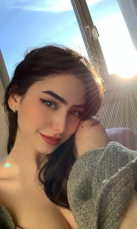 Mersweb pornographic model photos