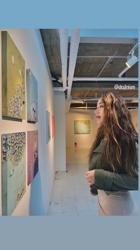 Dajin nude model img