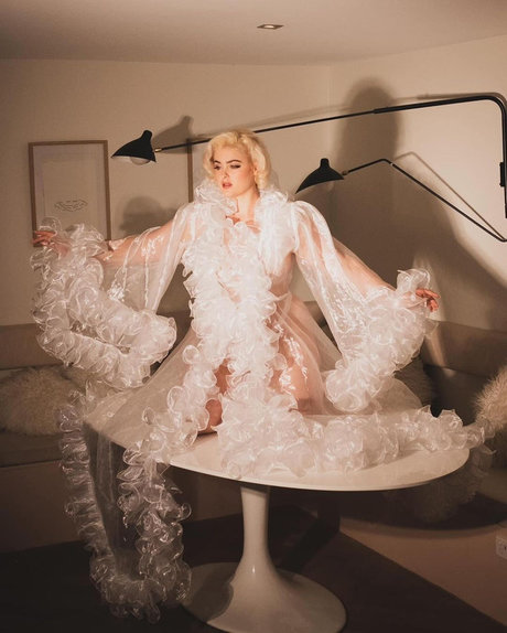 Stefania Ferrario hot pornstar images