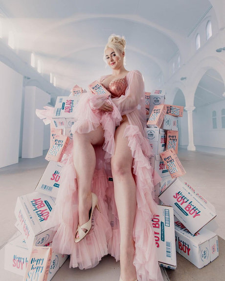 Stefania Ferrario star porn img