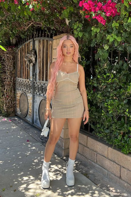 Sab Zada hot pornstar pictures