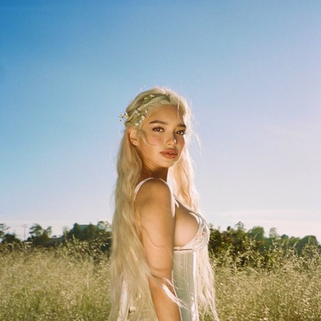 Sab Zada naked model image