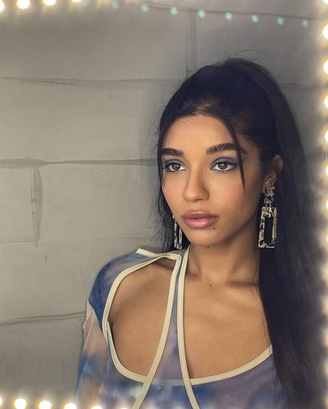 Yovanna Ventura hd pornstar pic