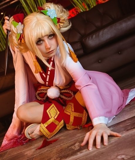 Mochichuu naked actress image