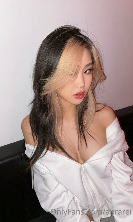 AHRA REI exclusive model photo