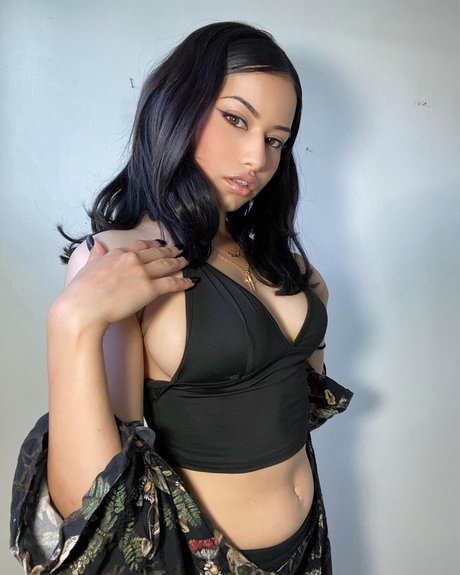 Joyce Galilea_ sexy pornstar photo