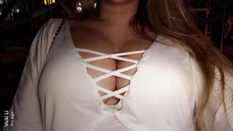 Vicki Li perfect model gallery