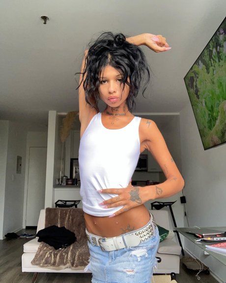 _Andrea Cervantes star free photos