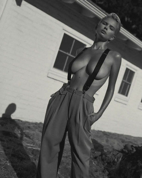 Julia Logacheva art star image