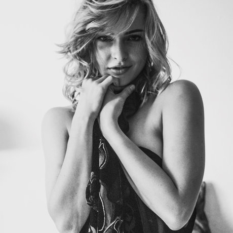 Karina Pennett pornstar erotic galleries