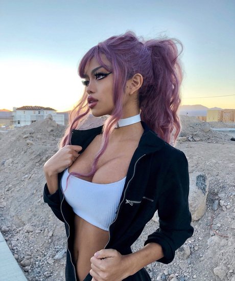 Alyssa Silos model sexy img