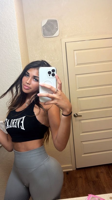 Adeline Bri nudes model photo