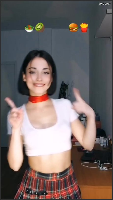 Lucrelisa_ model nice img