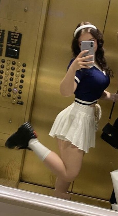 Melissa Mercer erotic actress pic