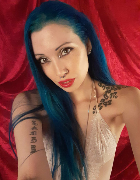 xomel model high quality picture