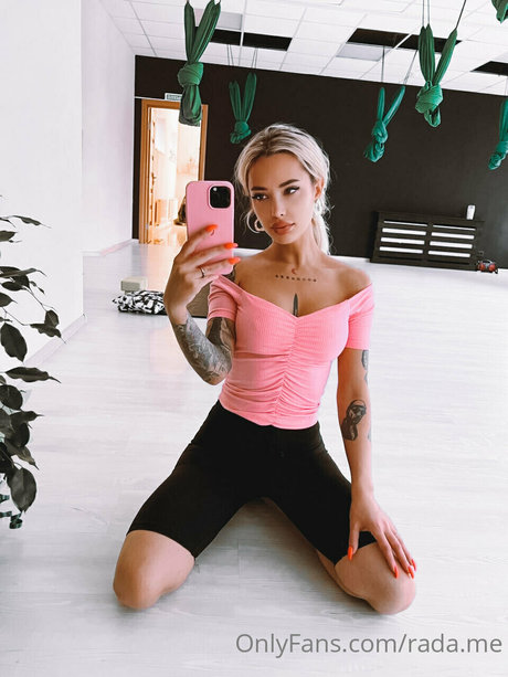 kitana a beautiful model photo