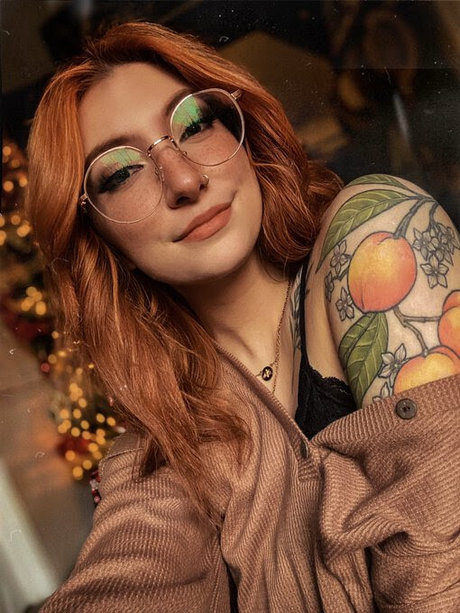 Spookyfoxx model sex pics