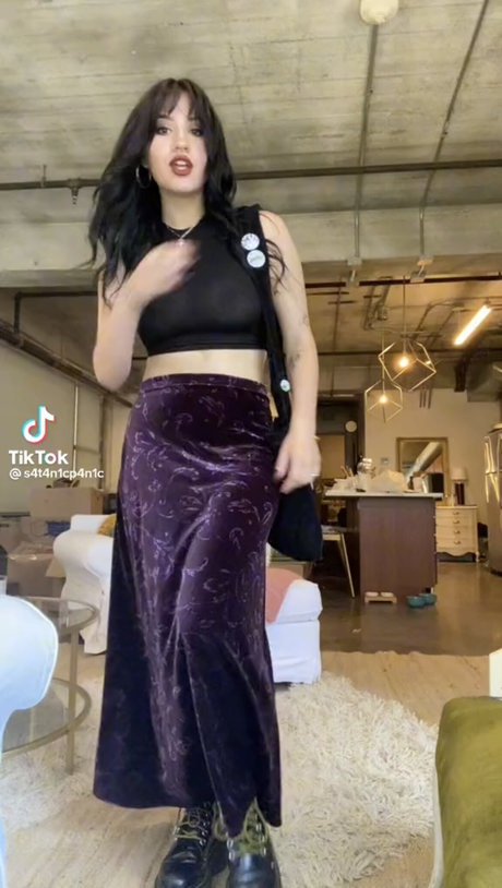 s4t4n1cp4n1c model beautiful pic