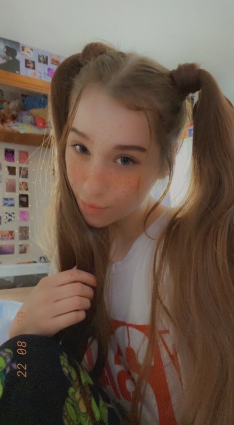 Blushybaby Profile pic