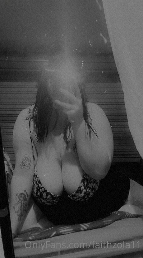 Faithzola11 pornstar hd pic