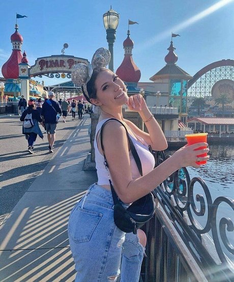 Sky Victoria_ hd model pics