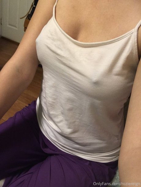 Rozie Reign XXX naked model img