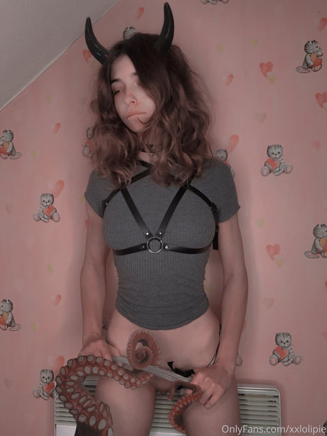 XXLOLIPIE adult actress pic