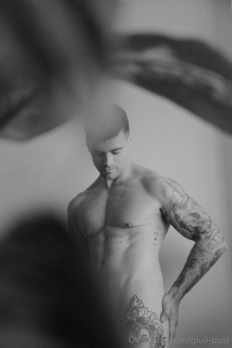 Chulo95 model xxx gallery