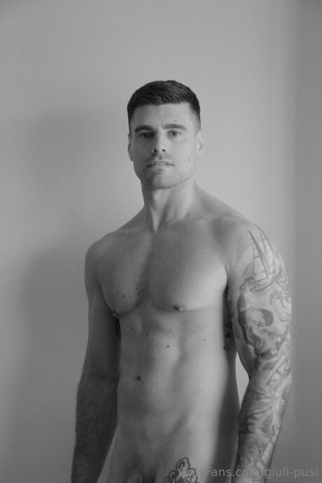 Chulo95 model nude pictures