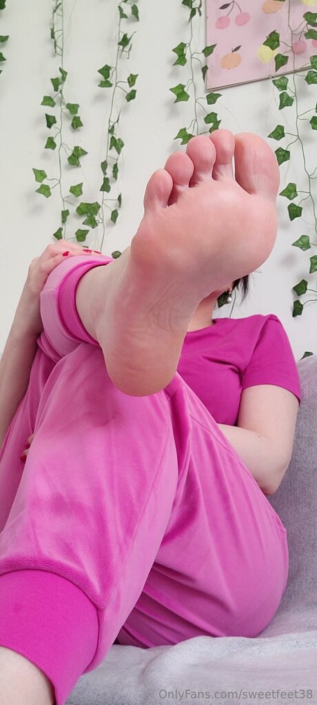 Sweetfeet38 nude star images