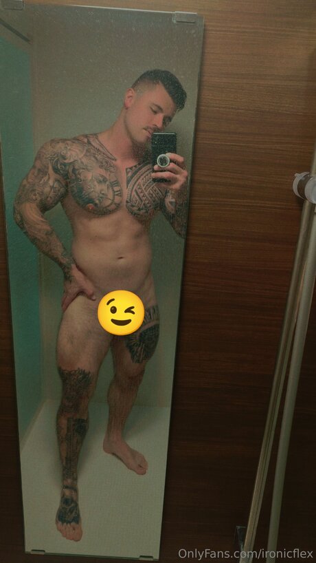 Ironicflex nude star pic