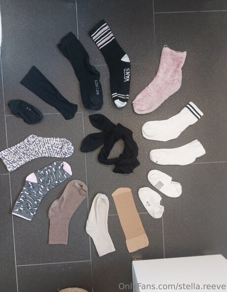 Stella Reeve nude star pictures