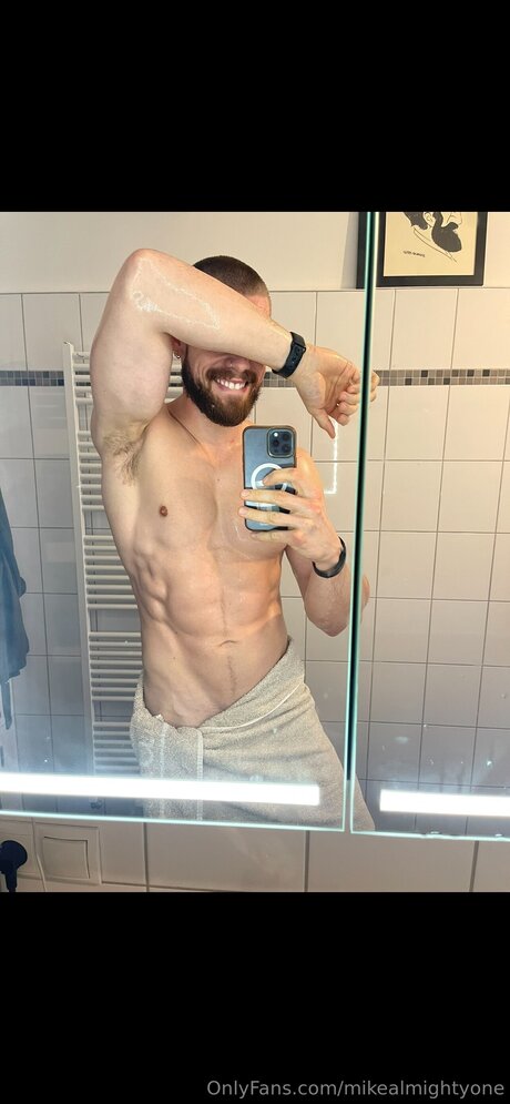 Mikealmightyone model beautiful picture