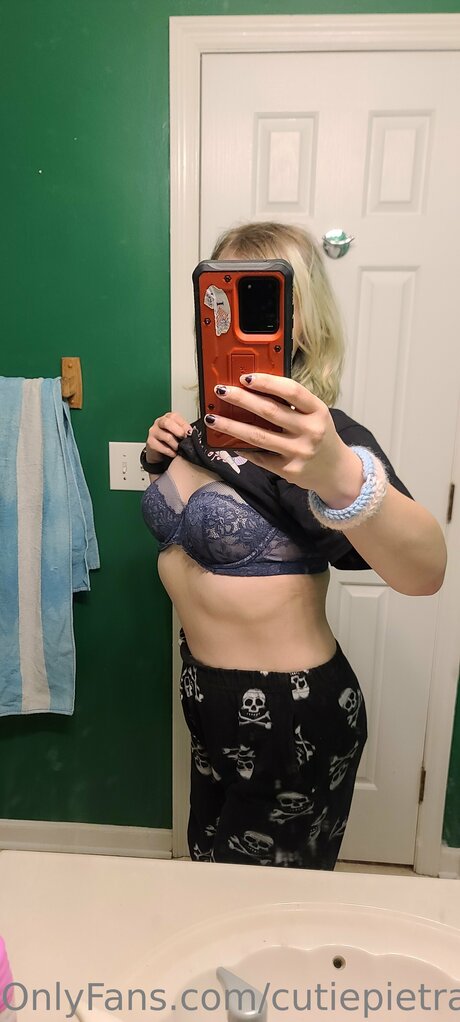 Cutiepietrans22 hot star photos