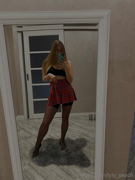 Lyly Peach nice model photo