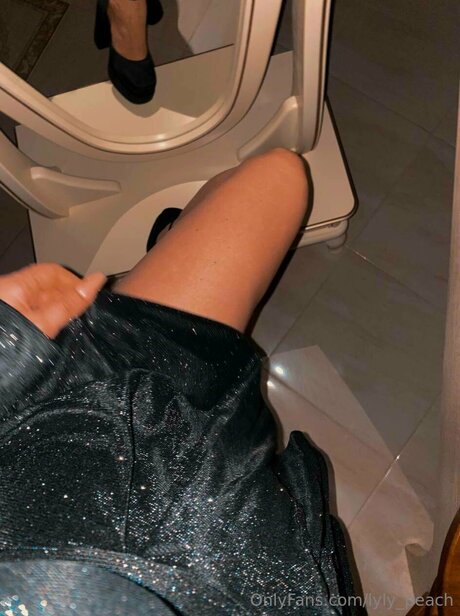 Lyly Peach star beautiful archive